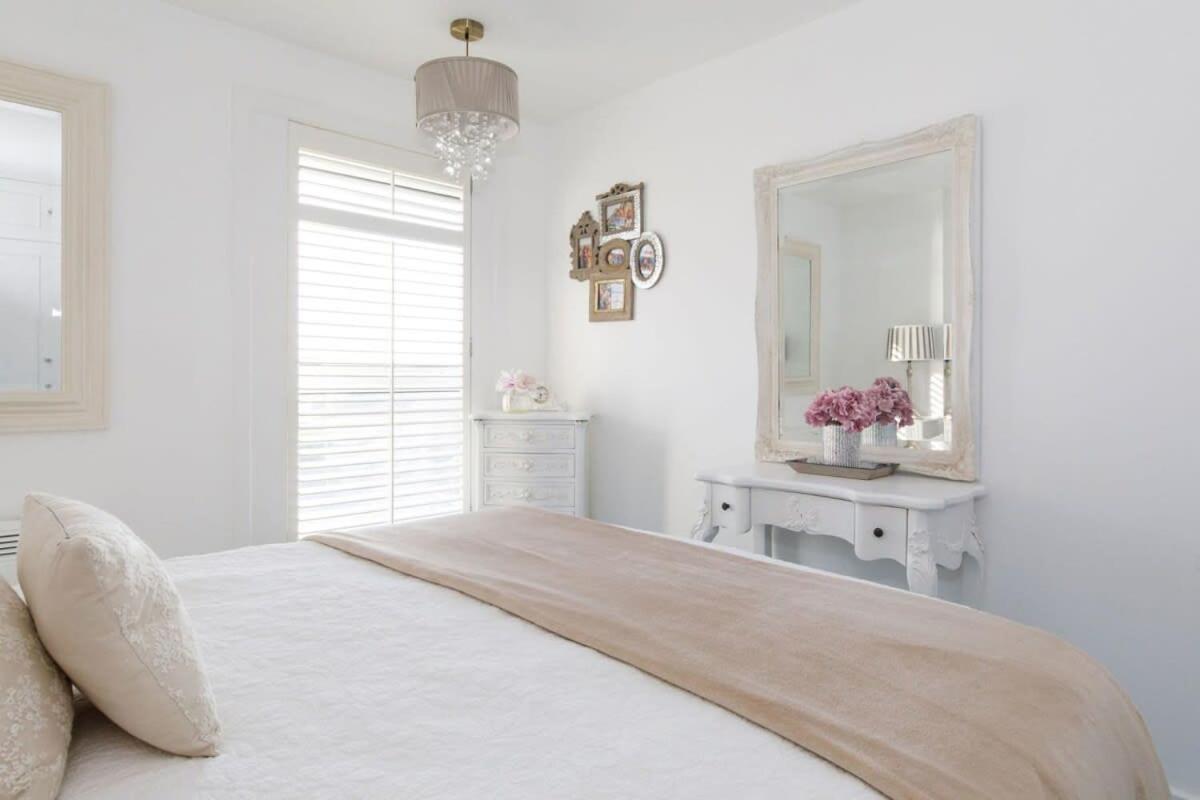 Ferienwohnung Two Bed Seafront Escape In East Wittering Exterior foto